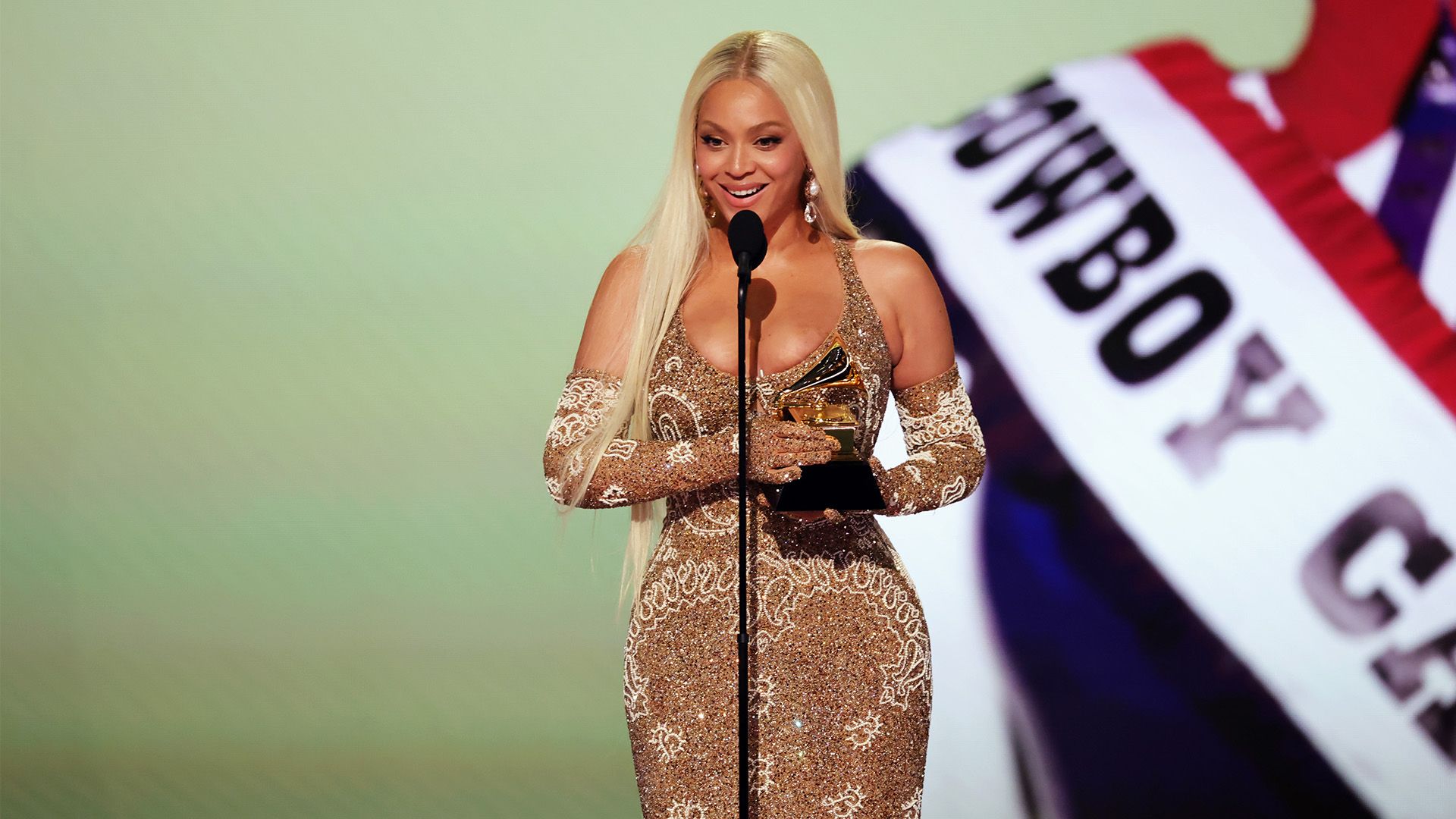 坚实基础 坚实基础