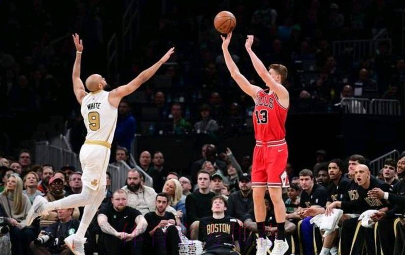 凯尔特人115-101击败公牛，西蒙斯27分武切维奇15+15+7难救主